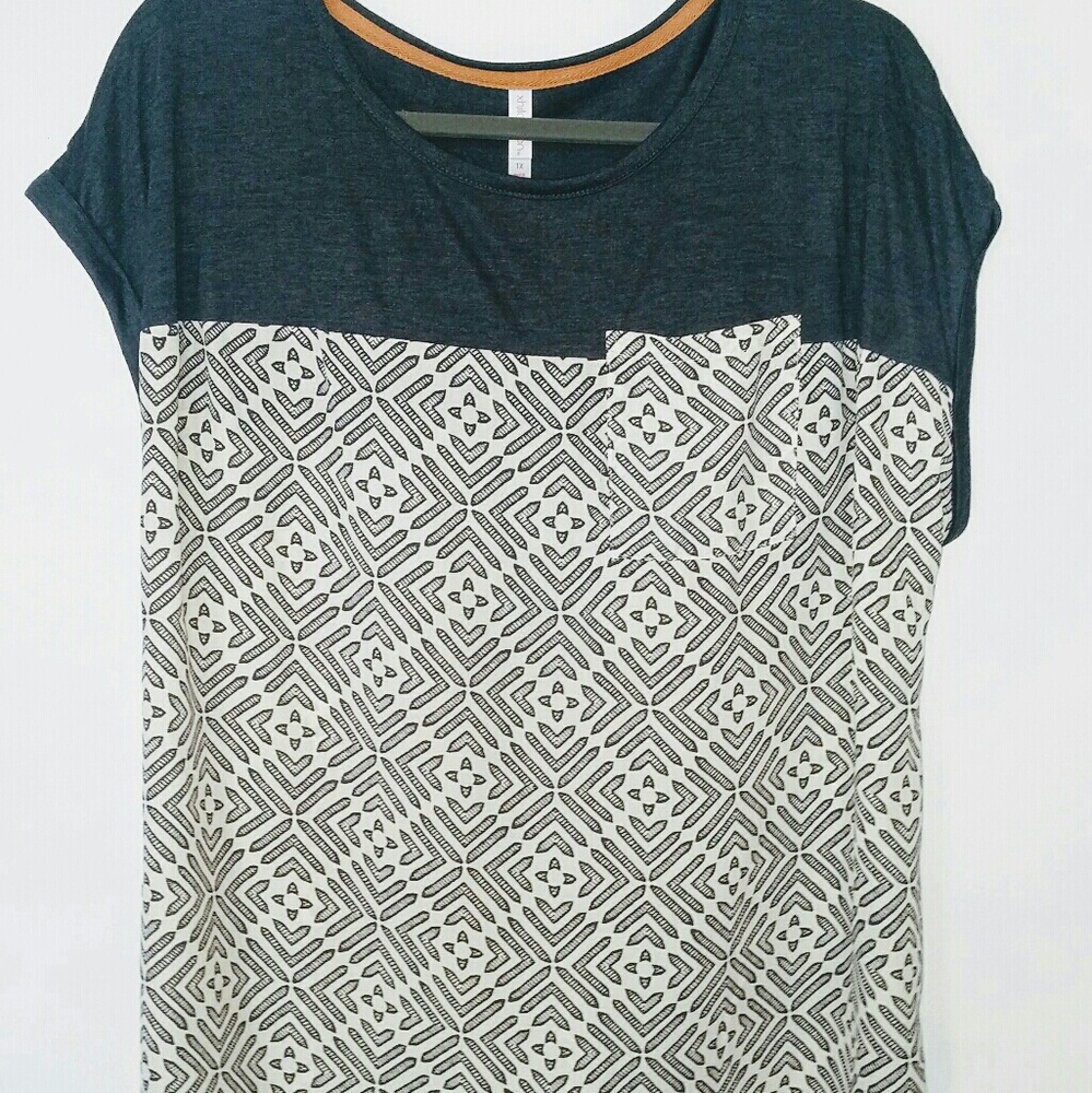 Loose fitting blouse